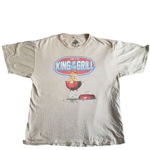 XXL Fire It Up King Of The Grill Kingsford parody T shirt Tan‎